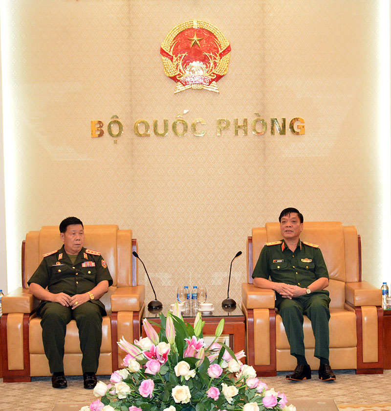 Đoàn Cục Nhà trường QĐND Lào thăm và làm việc tại Việt Nam

