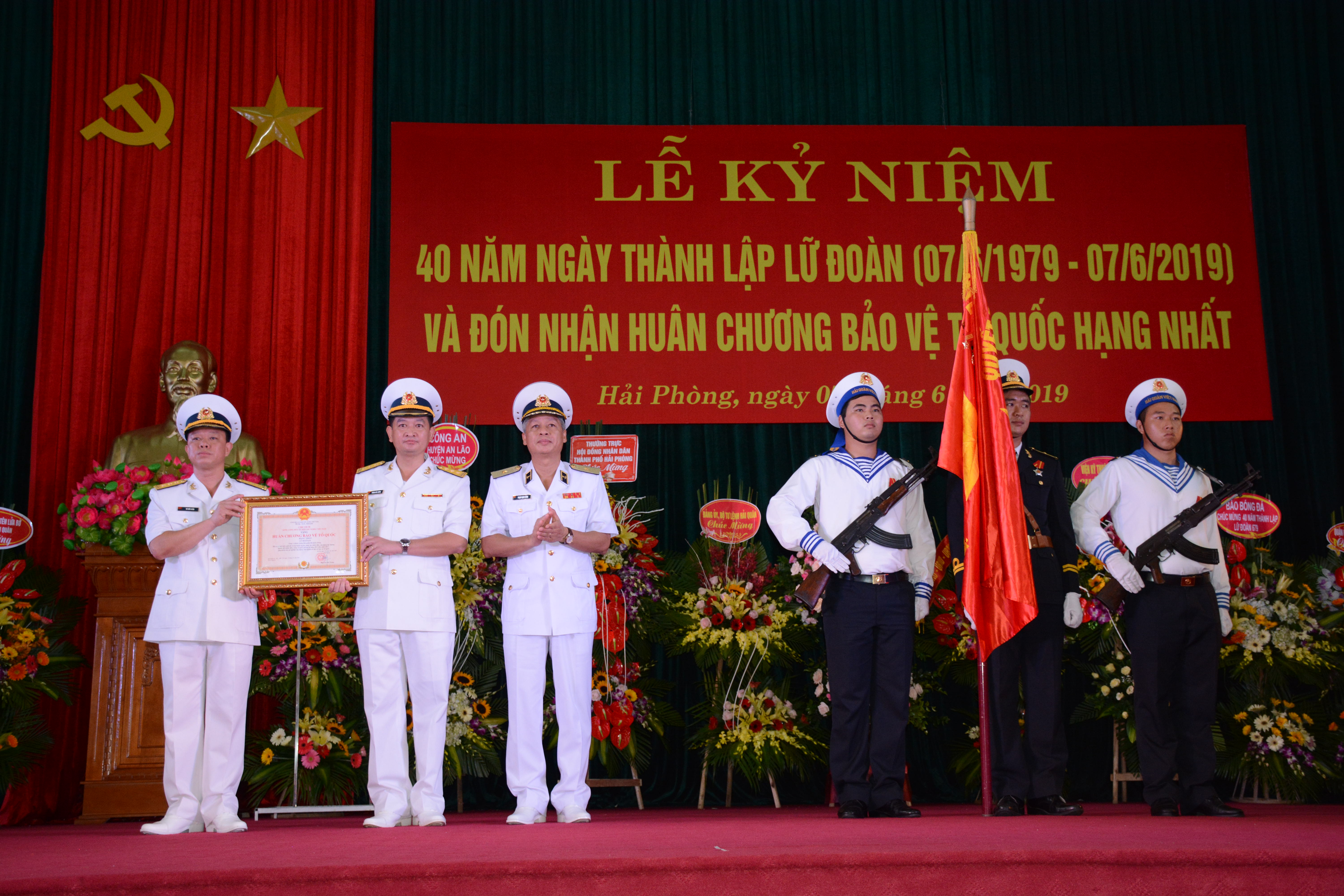 Lữ đoàn 679 đón nhận Huân chương Bảo vệ Tổ quốc hạng Nhất