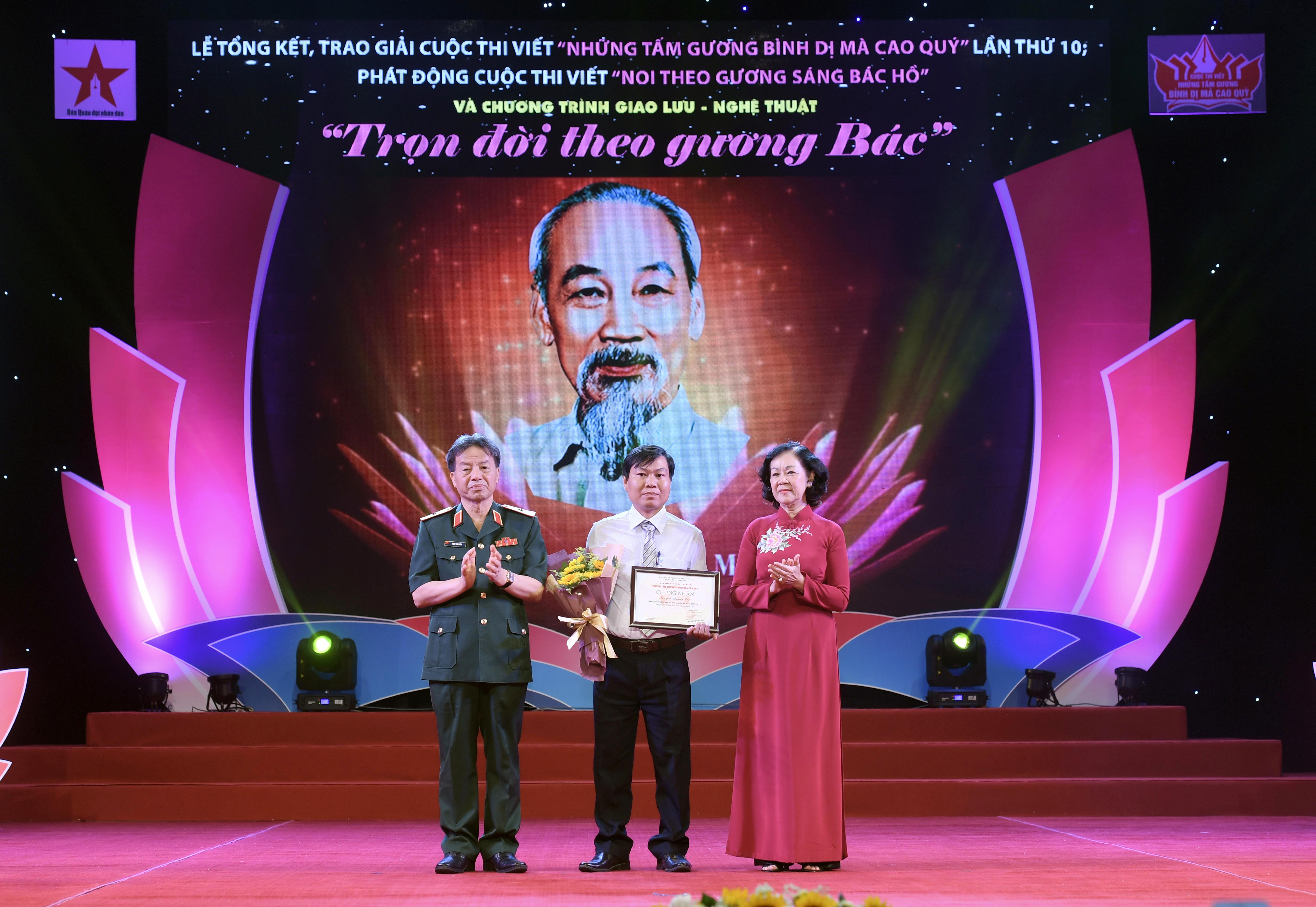 Lan tỏa ngàn hoa người tốt, việc tốt và nghĩa cử cao đẹp