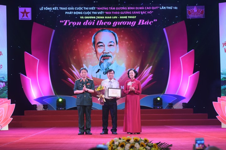 Lan tỏa giá trị nhân văn cao đẹp của những tấm gương bình dị mà cao quý