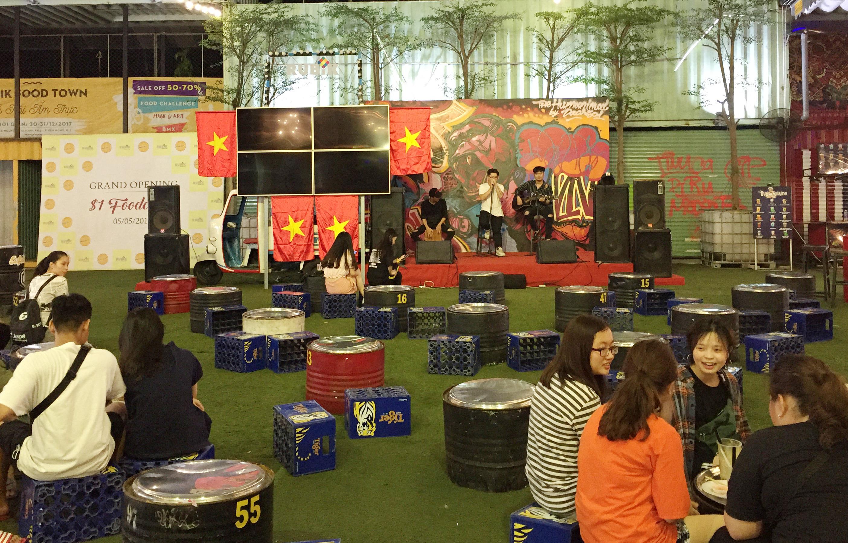 Bài 2: Ngăn chặn những “di chứng” độc hại từ mặt trái toàn cầu hóa về văn hóa