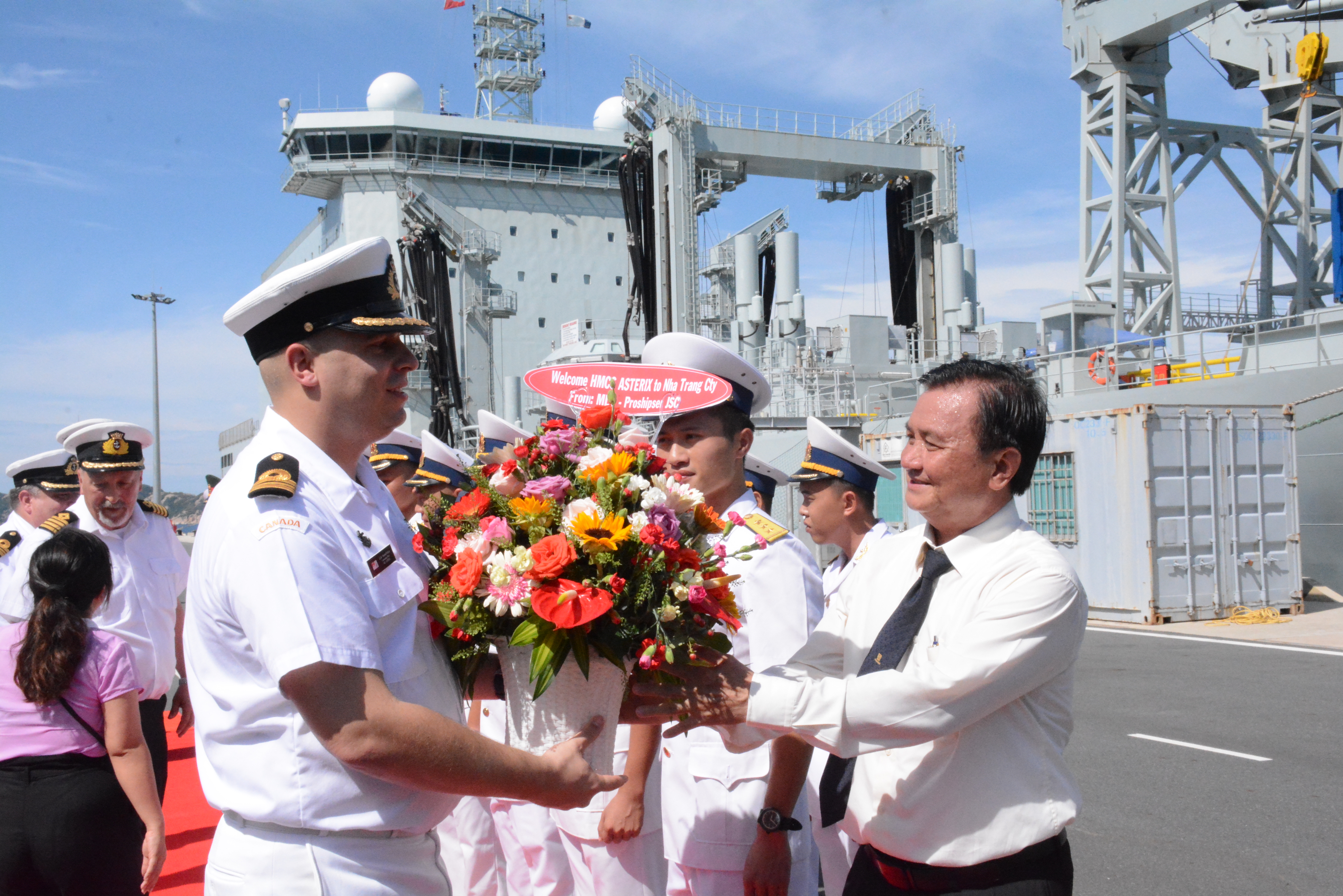 Tàu Hải quân Hoàng gia Canada thăm cảng Quốc tế Cam Ranh, Khánh Hòa