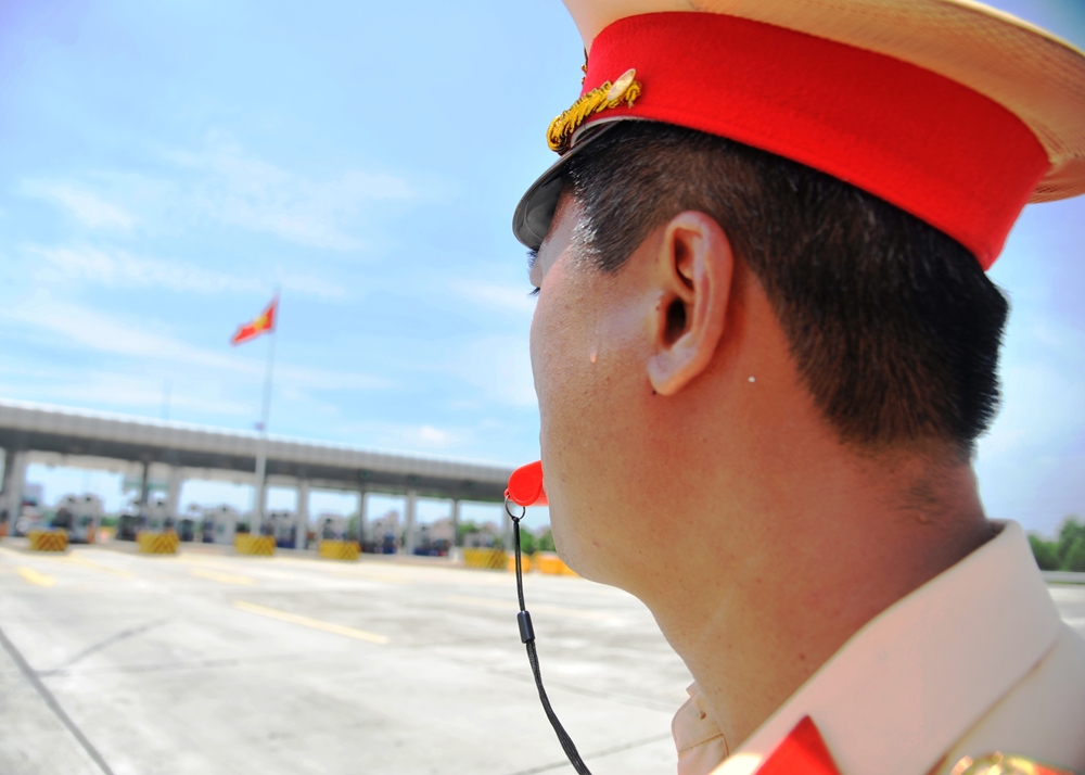 Nhiệt độ ghi nhận trên tuyến cao tốc Hà Nội - Hải Phòng có thời điểm lên đến gần 40 độ C.