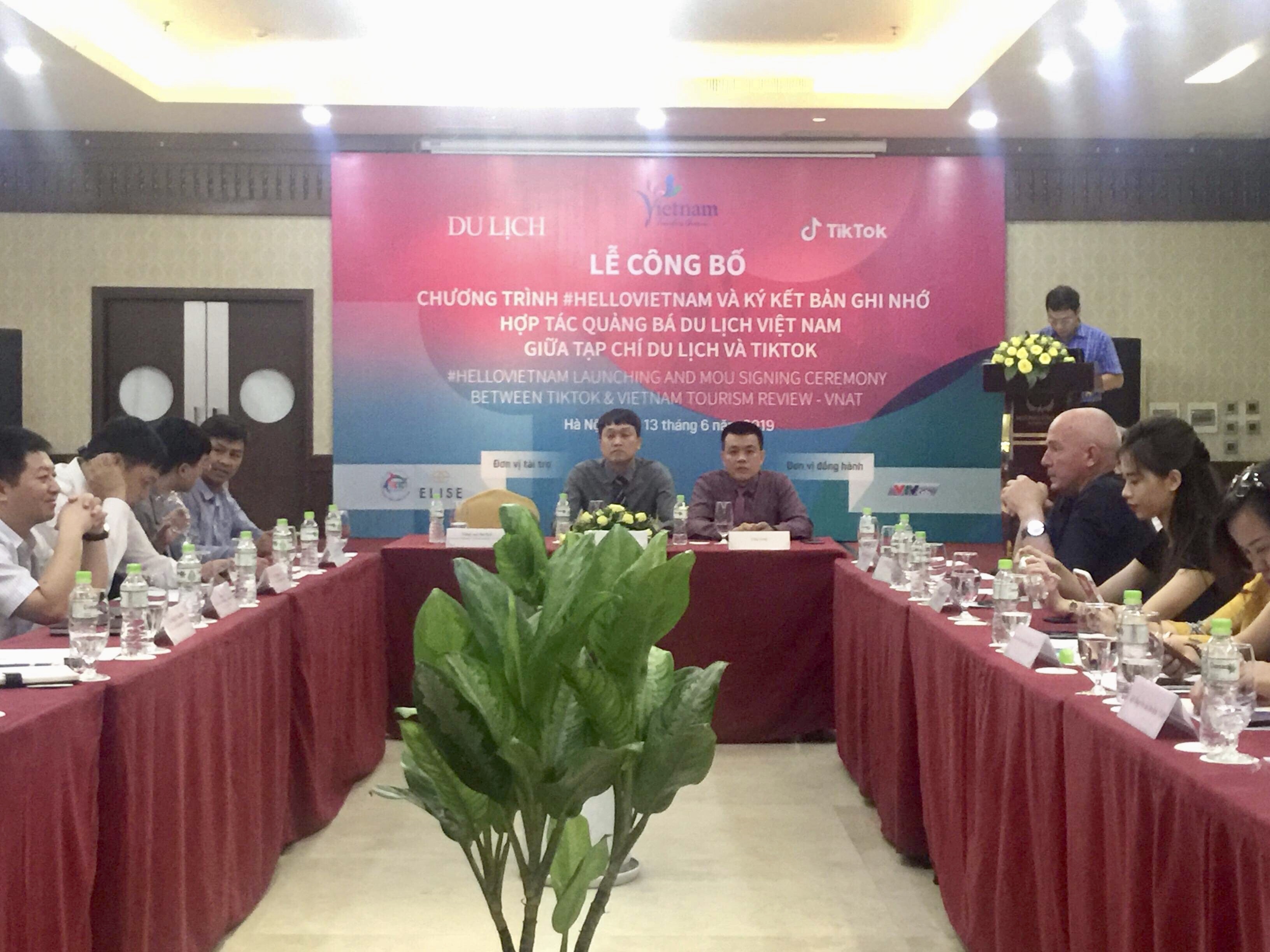 Khởi động chương trình quảng bá du lịch Việt Nam bằng video #HelloVietNam