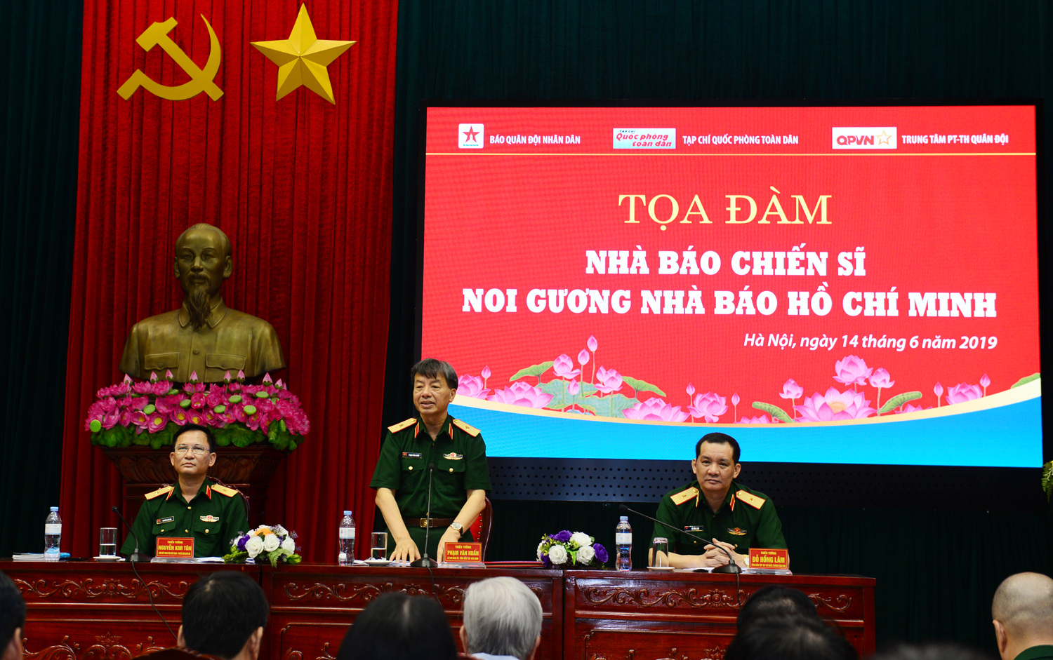 Tọa đàm “Nhà báo chiến sĩ noi gương Nhà báo Hồ Chí Minh”