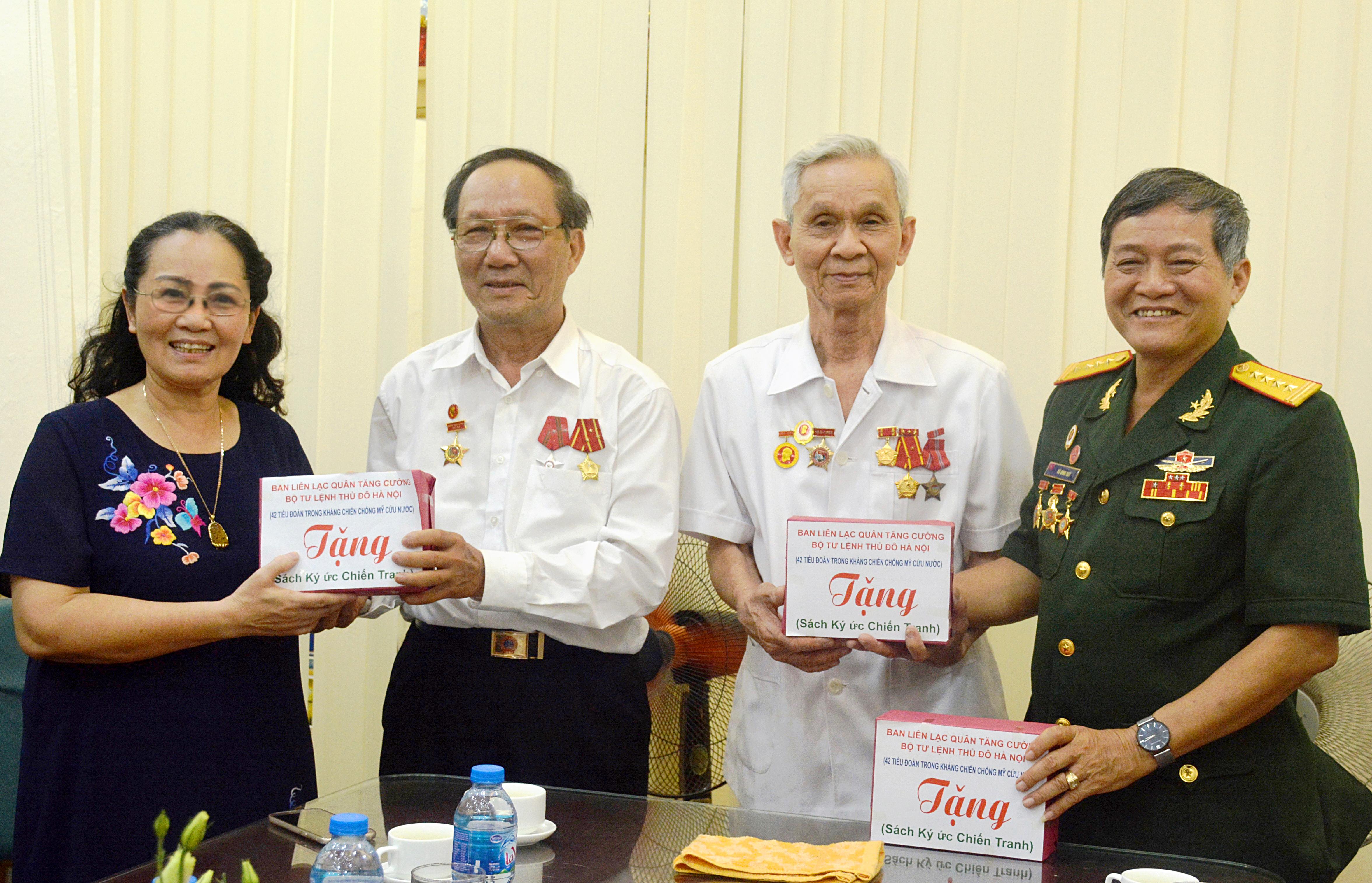 Tuổi cao vẫn yêu sự nghiệp “trồng người”