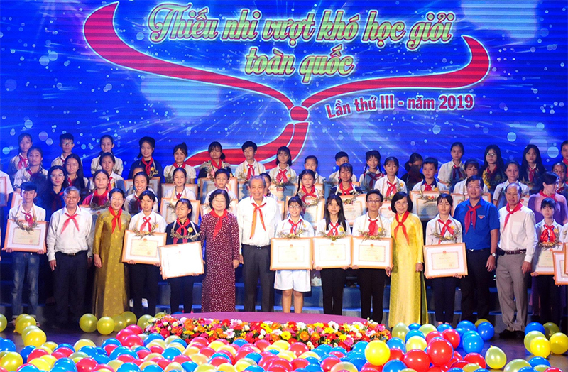 Tuyên dương thiếu nhi vượt khó học giỏi tiêu biểu toàn quốc năm 2019


