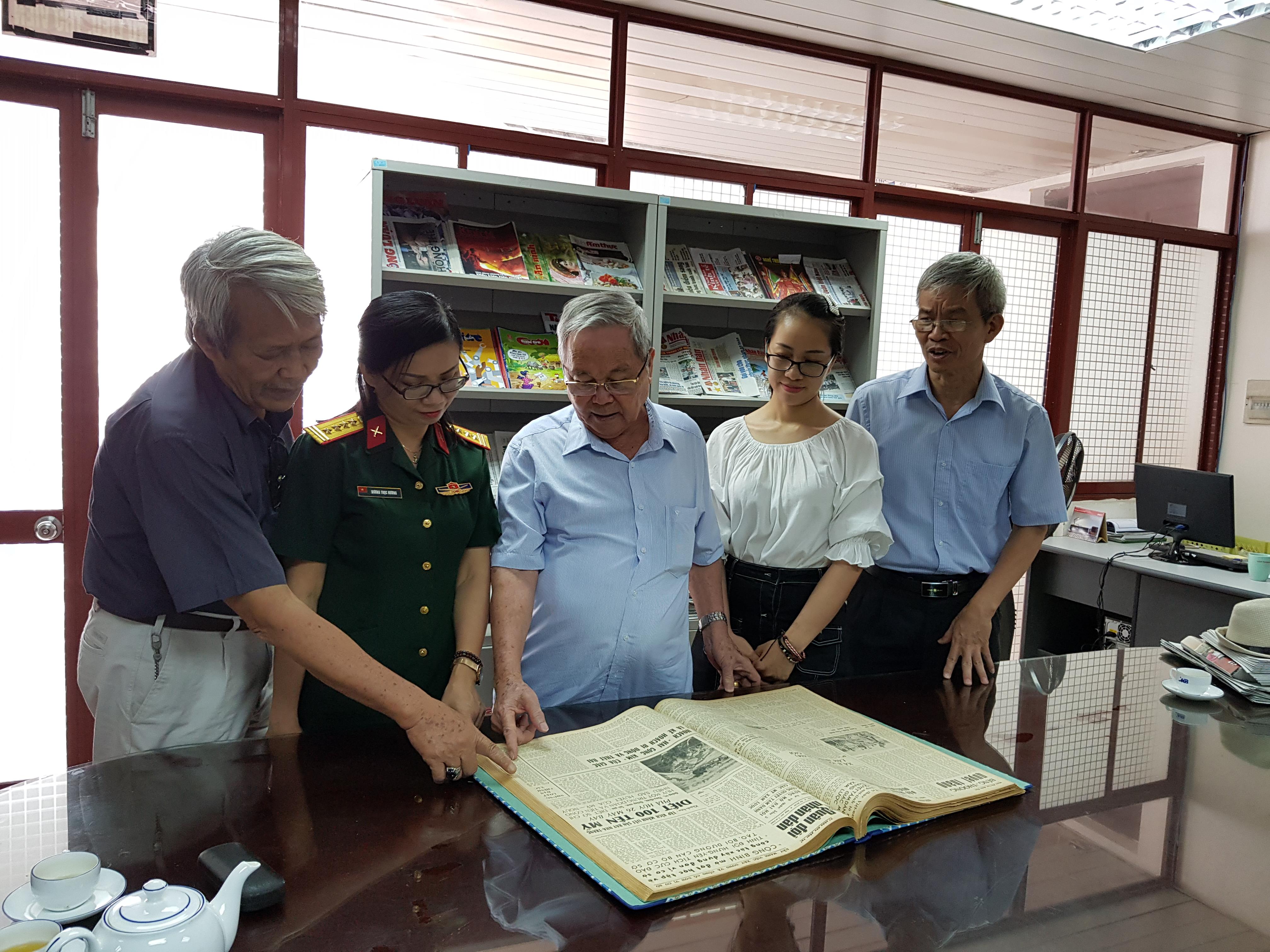 Như trở về với đồng đội