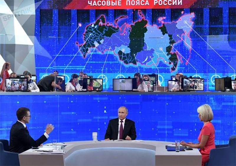 Tổng thống Vladimir Putin giao lưu trực tuyến lần thứ 17 với người dân Nga

