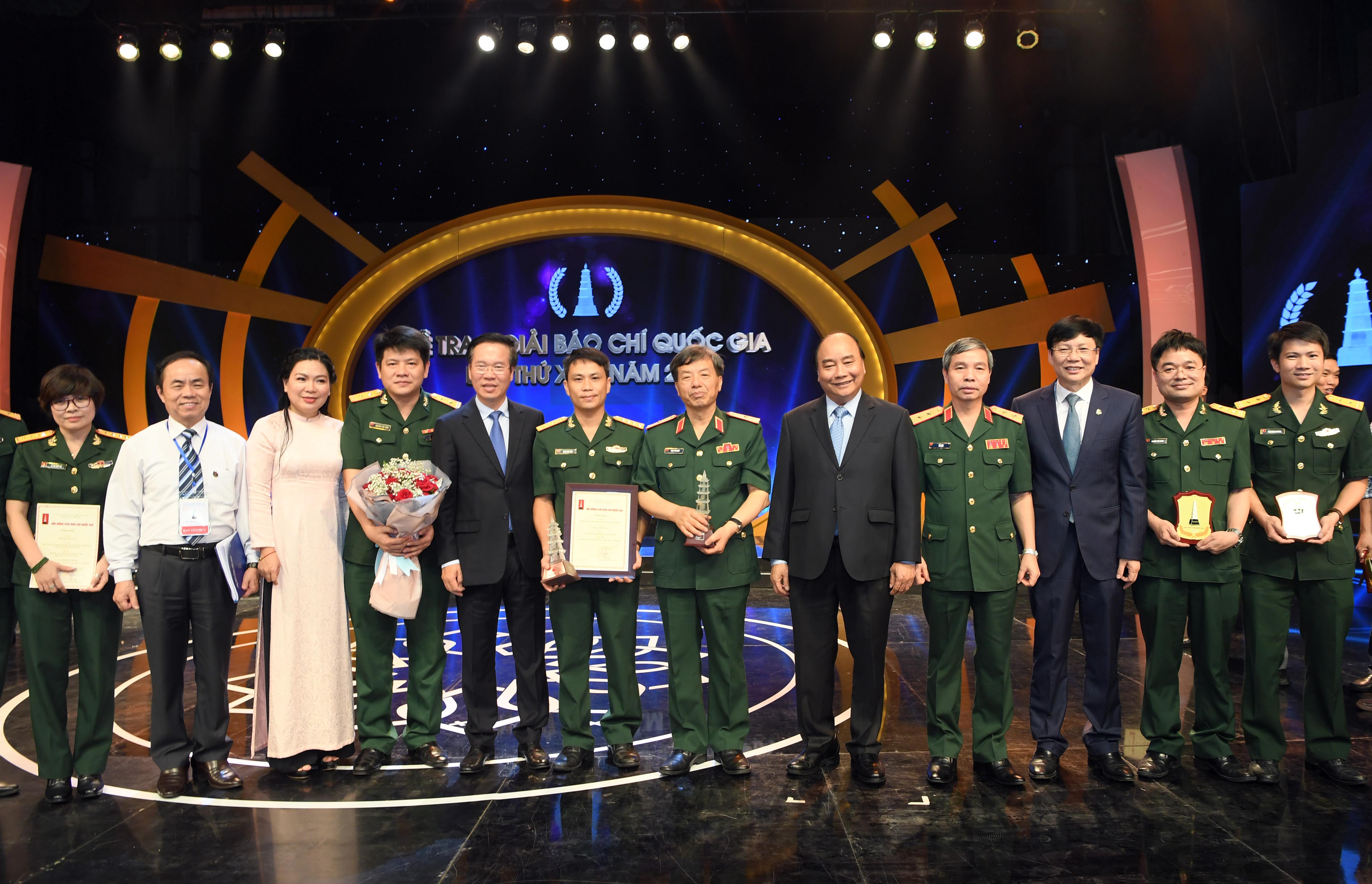 Khích lệ những người làm báo không ngừng lao động sáng tạo

