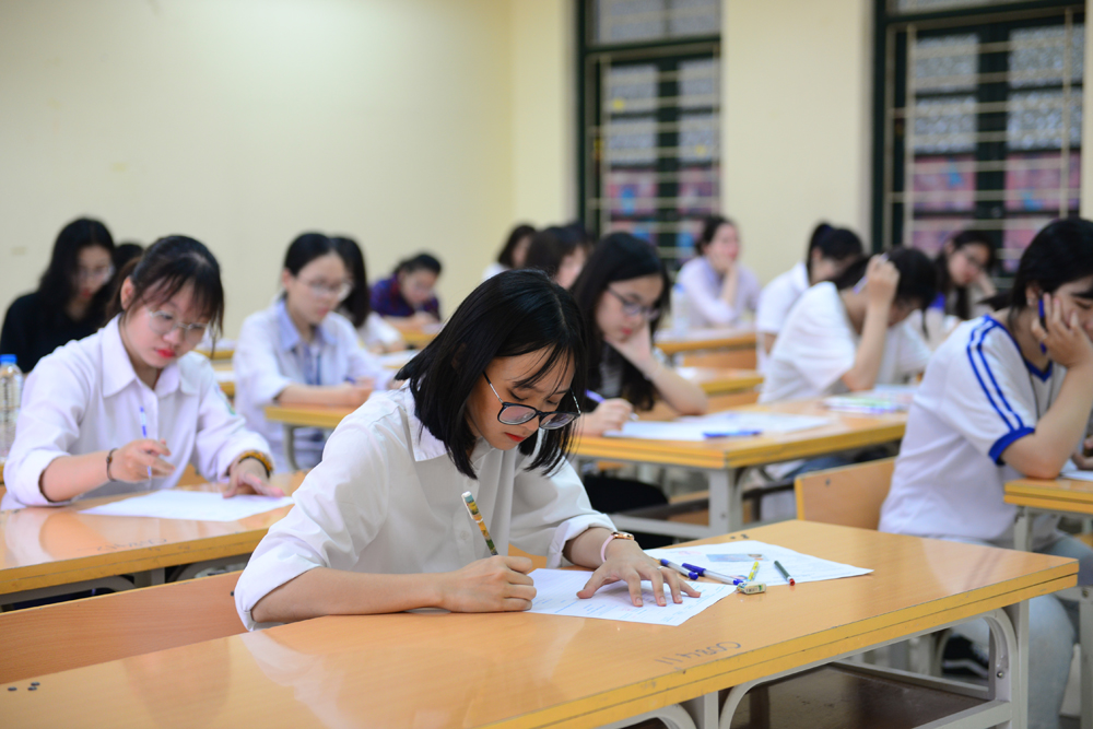 Thí sinh Sơn La, Lào Cai phải thi lại Ngữ văn bằng đề dự bị

