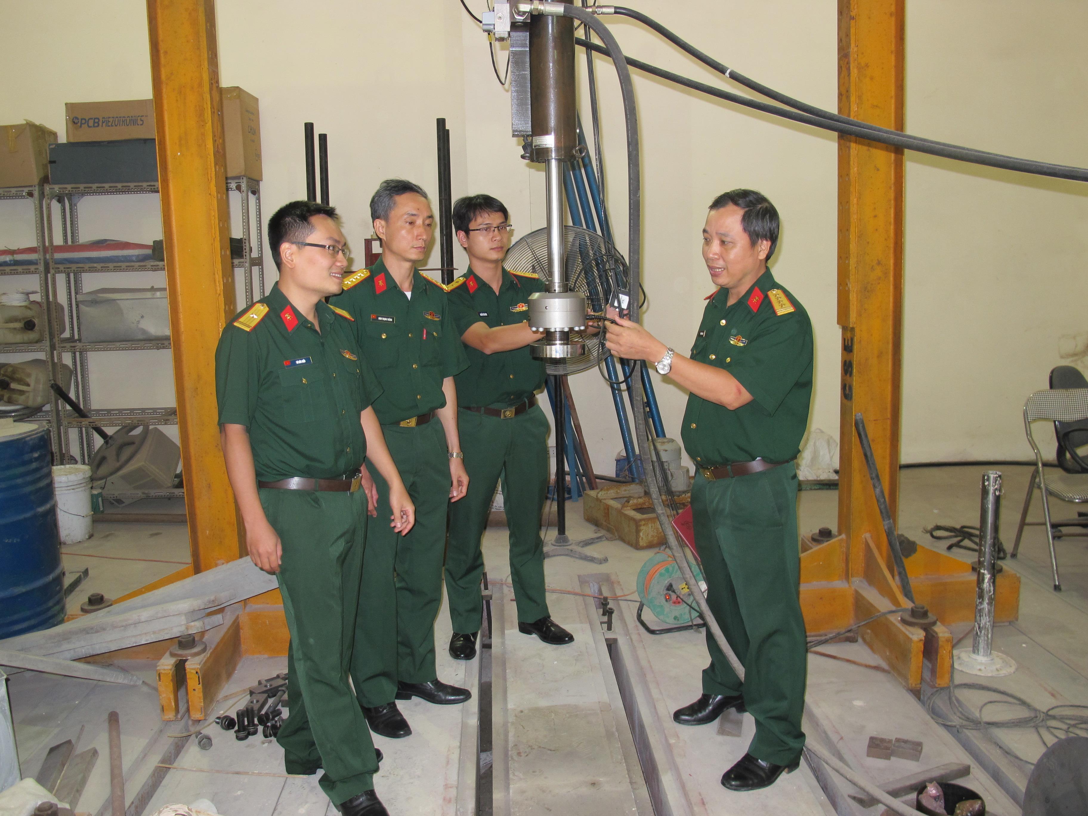 Phát triển kỹ thuật và công nghệ xây dựng, bảo đảm công trình quân sự