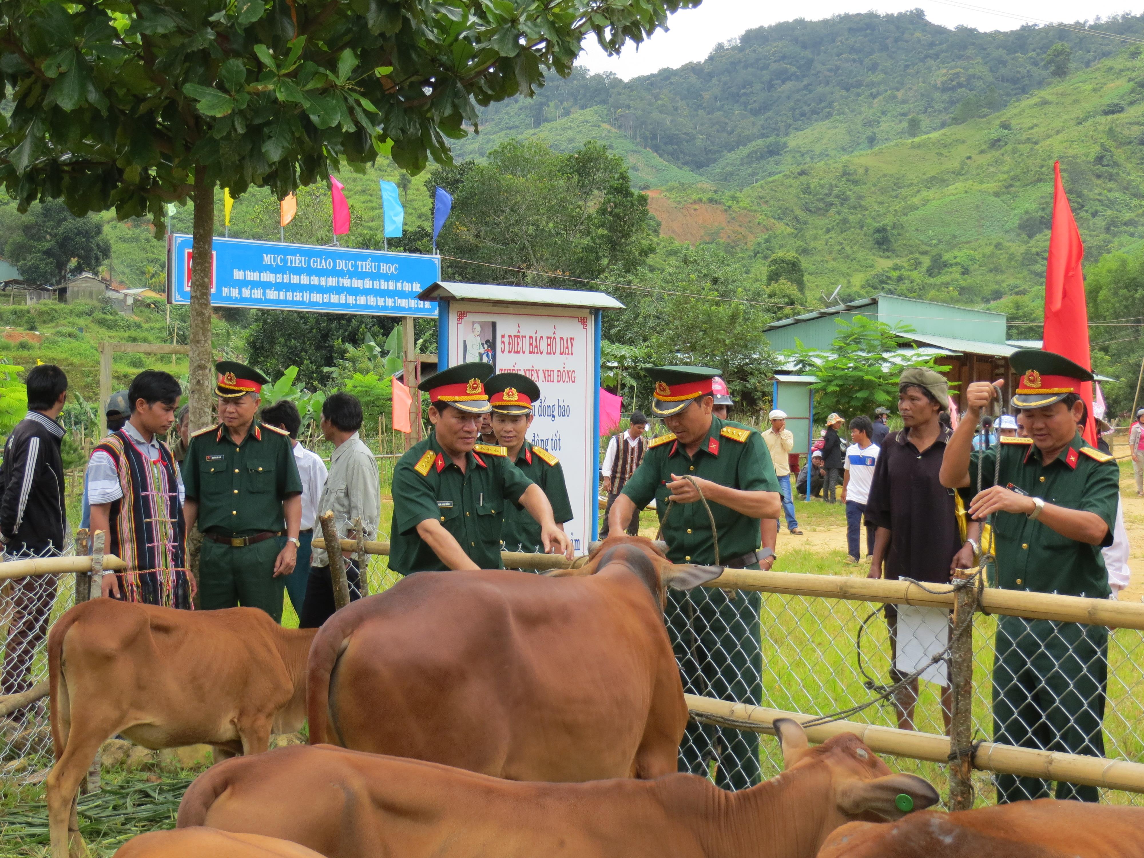 
Bài 1: Lo cho dân như lo cho mình

