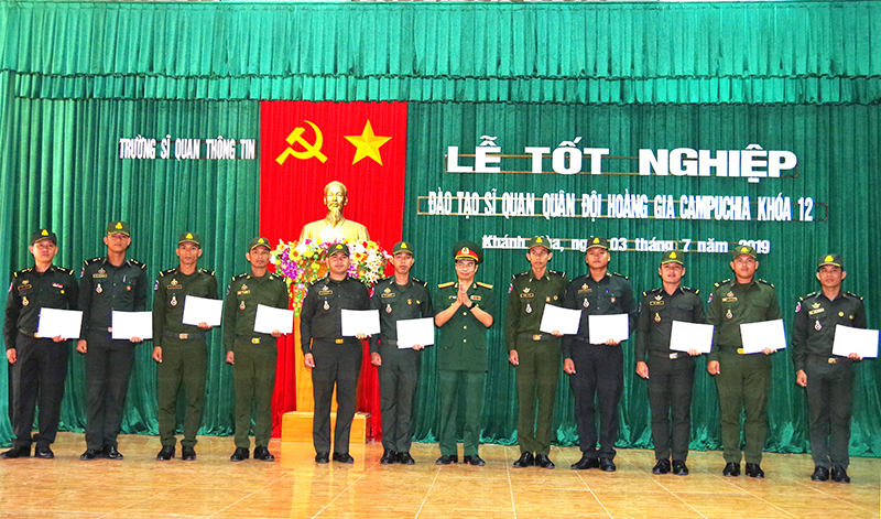 Trường Sĩ quan Thông tin tổ chức lễ tốt nghiệp đào tạo sĩ quan Quân đội Hoàng gia Campuchia

