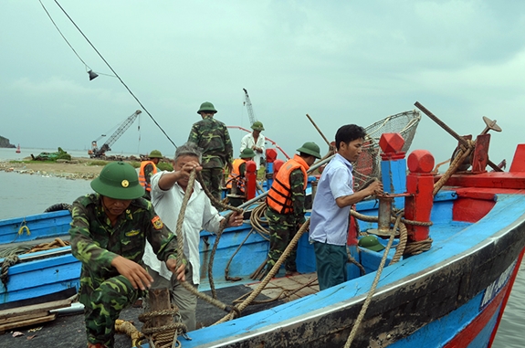 Quân đội sẵn sàng giúp dân ứng phó với bão


