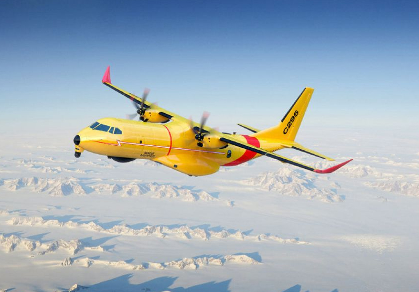 Máy bay tìm kiếm-cứu nạn mới của Canada lần đầu cất cánh