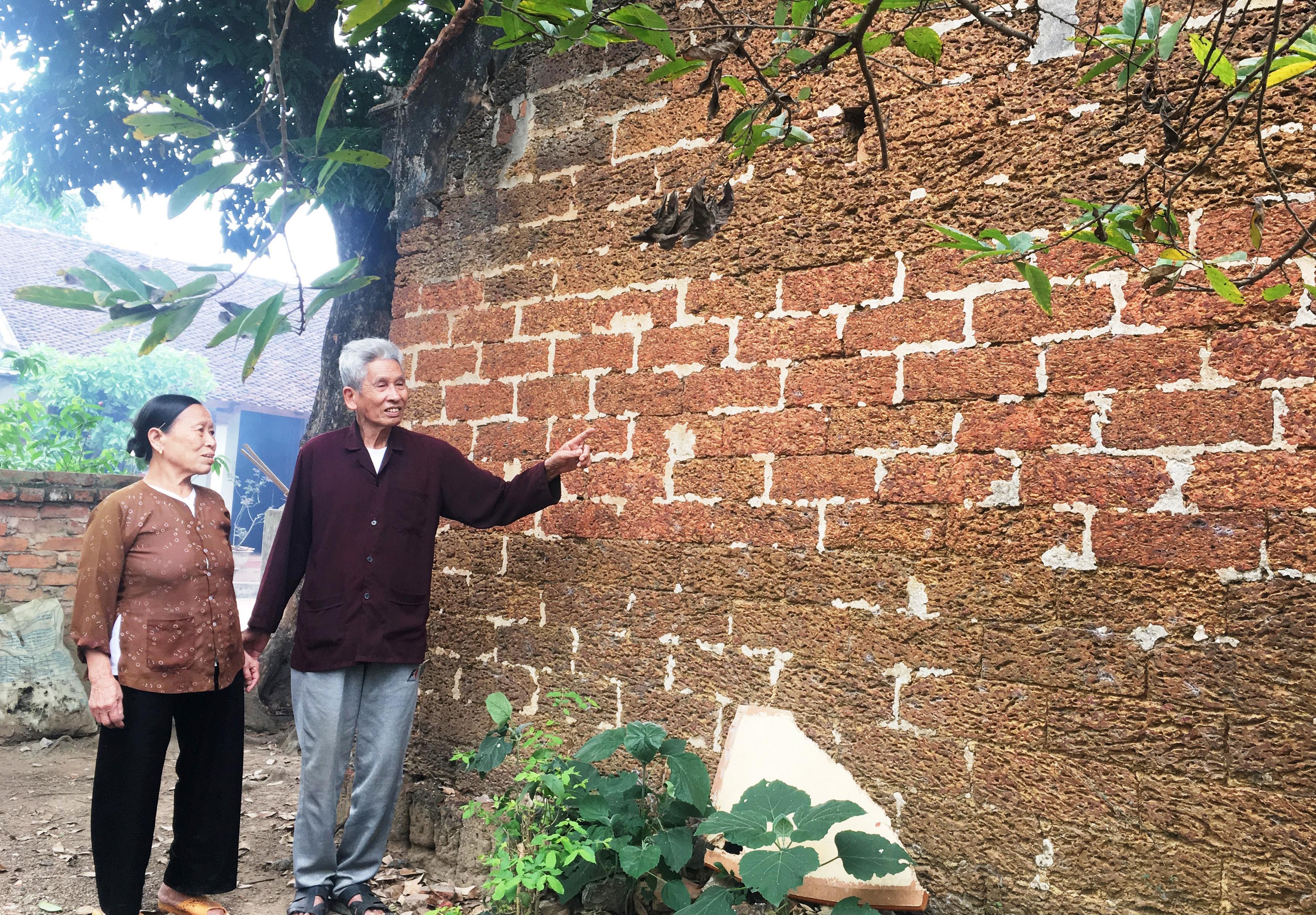 Đá ong “kể chuyện” làng Yên Thái