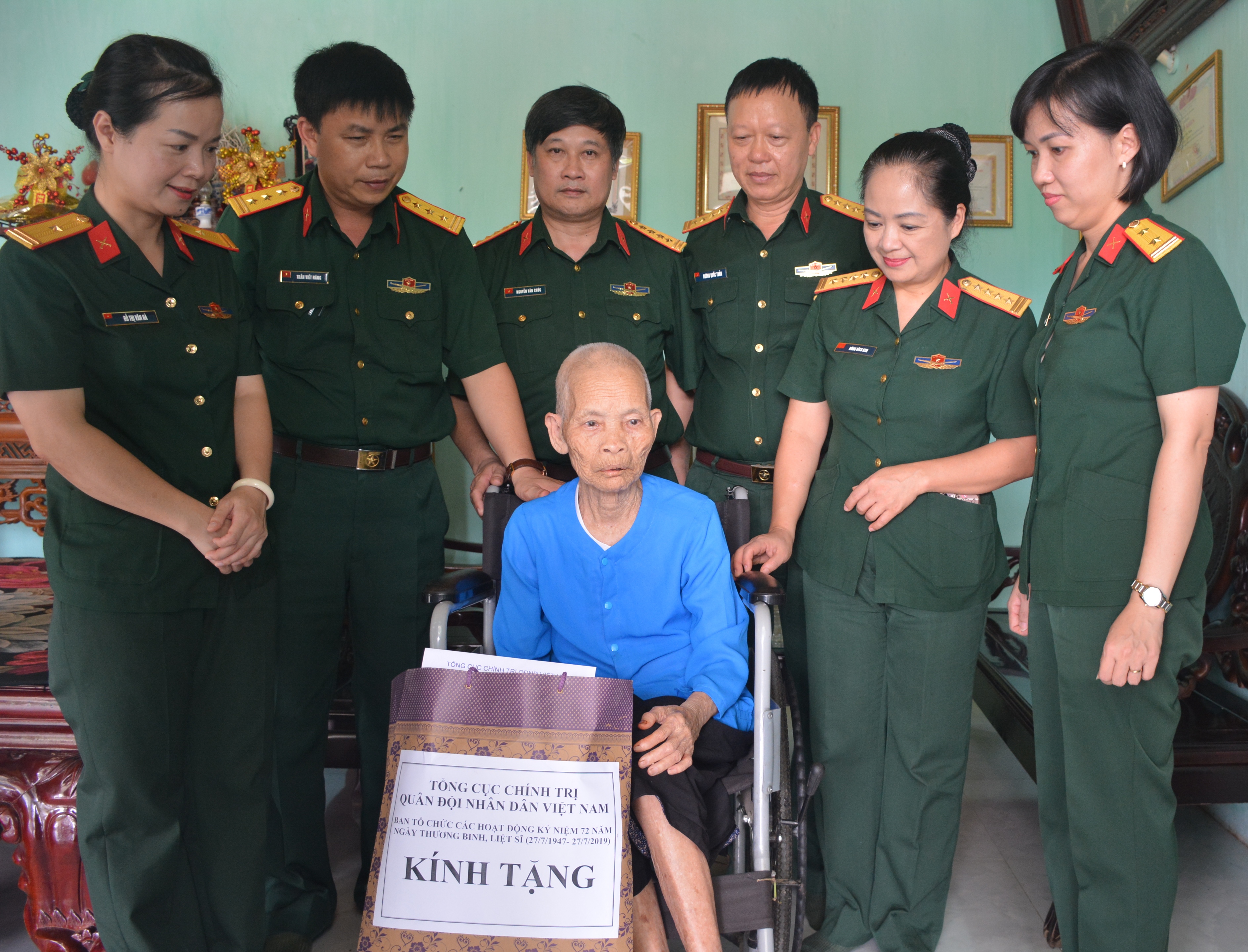 Tuổi trẻ quân đội thực hiện nhiều hoạt động tri ân thiết thực