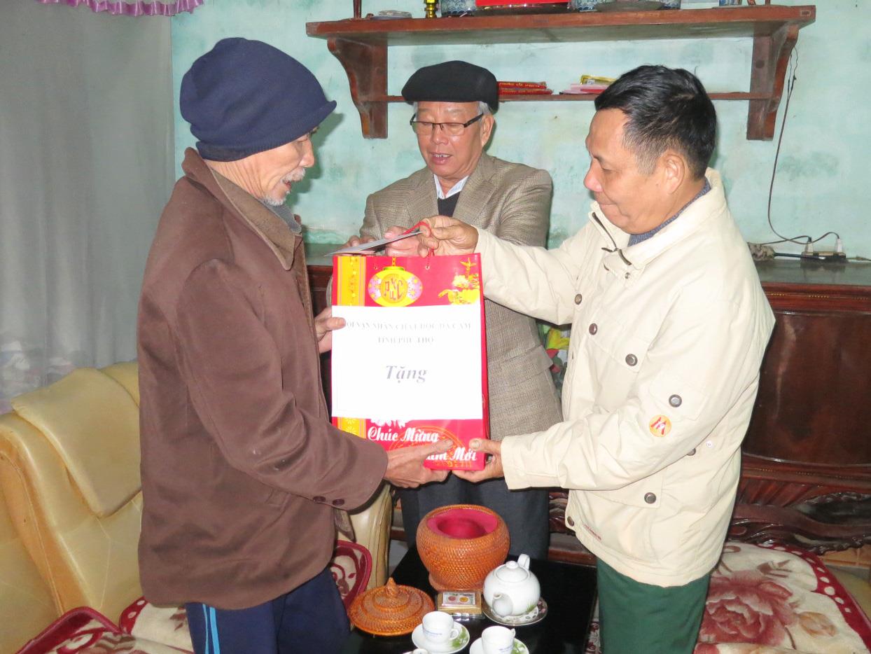 Nặng tình với đồng đội