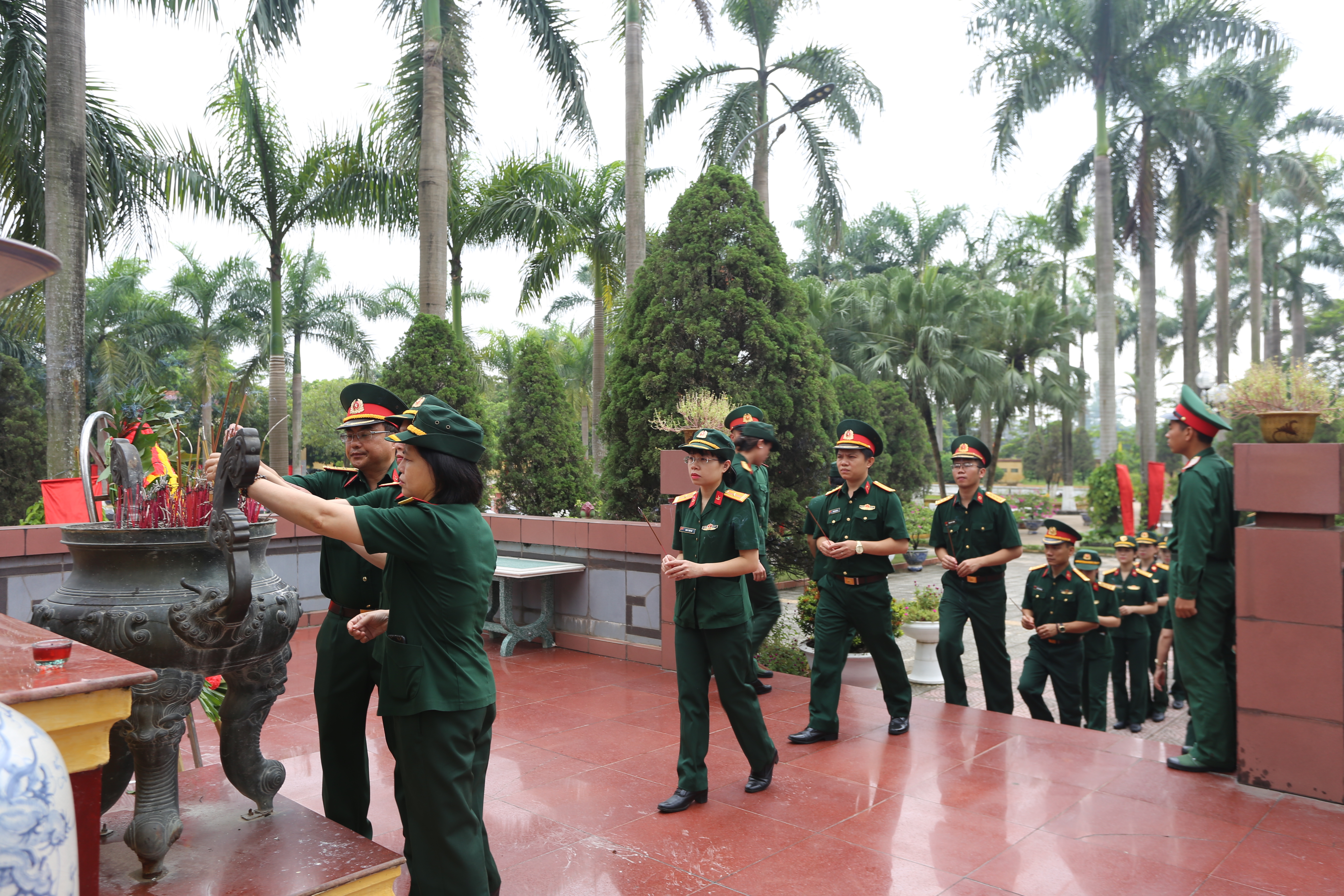 Bệnh viện 354 dâng hương tưởng niệm các anh hùng, liệt sĩ