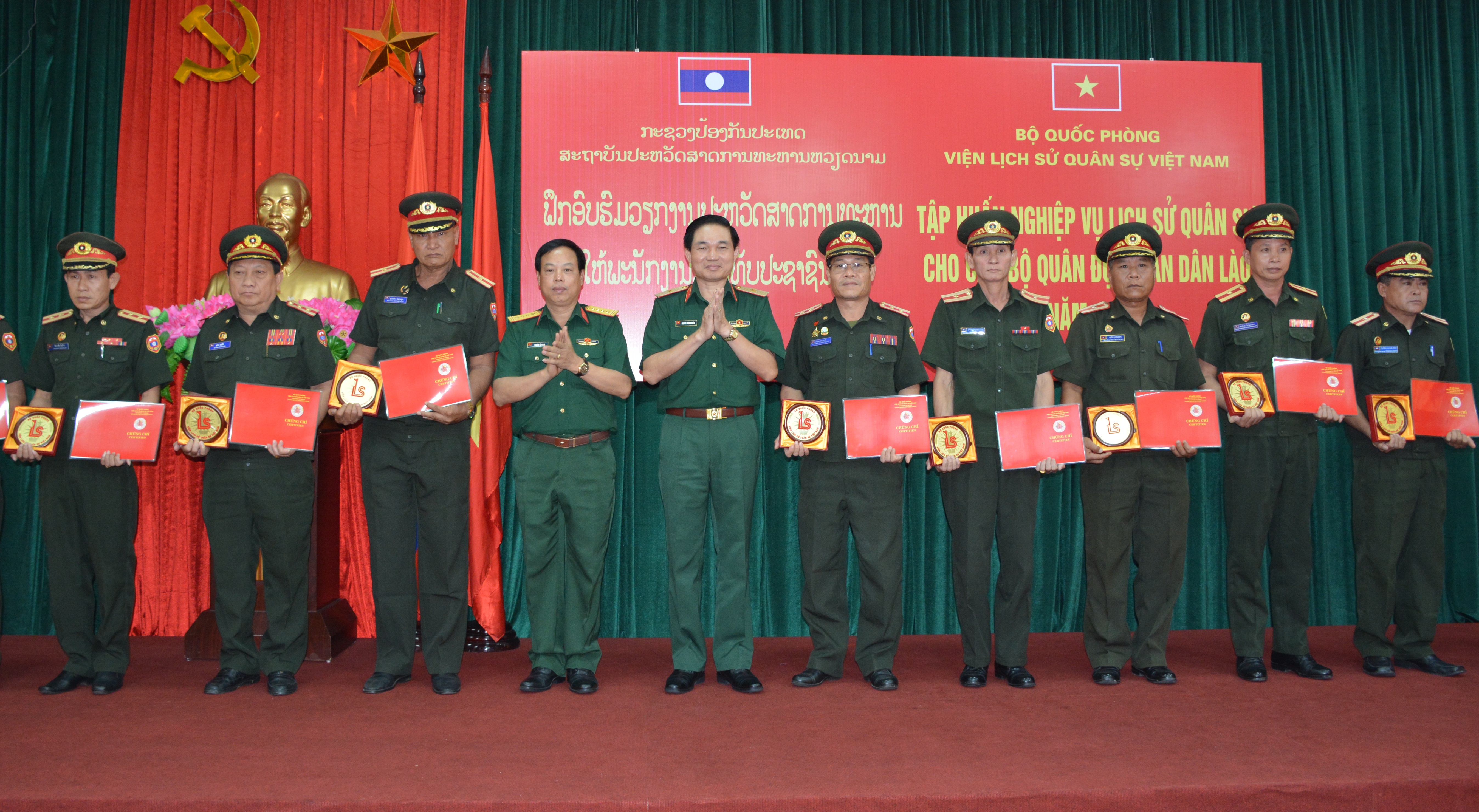 Bế mạc tập huấn nghiệp vụ lịch sử quân sự cho Quân đội nhân dân Lào