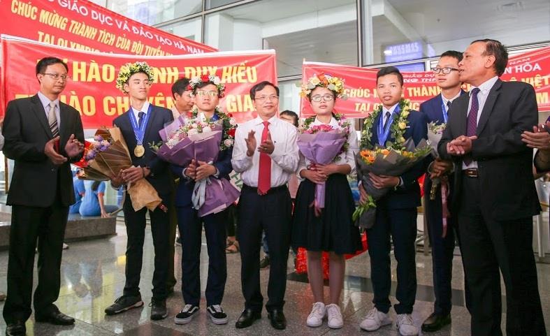 Đoàn Olympic Vật lý quốc tế Việt Nam xếp thứ 4 chung cuộc