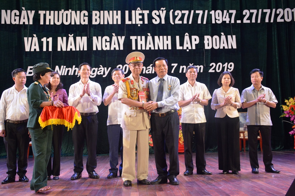 Đoàn CCB truyền thống 3 chiến dịch lịch sử Việt Nam kỷ niệm 72 năm Ngày Thương binh - Liệt sĩ
