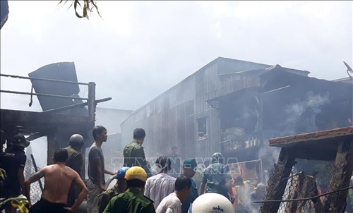 Hỏa hoạn thiêu rụi 5 căn nhà ở huyện biên giới An Phú, tỉnh An Giang

