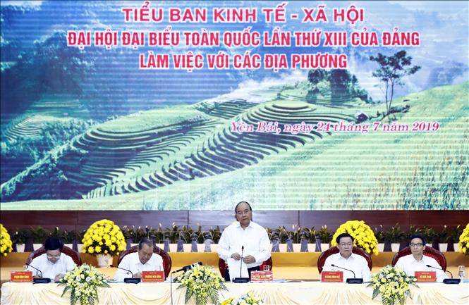 Tiểu ban Kinh tế- Xã hội Đại hội XIII của Đảng làm việc với các địa phương