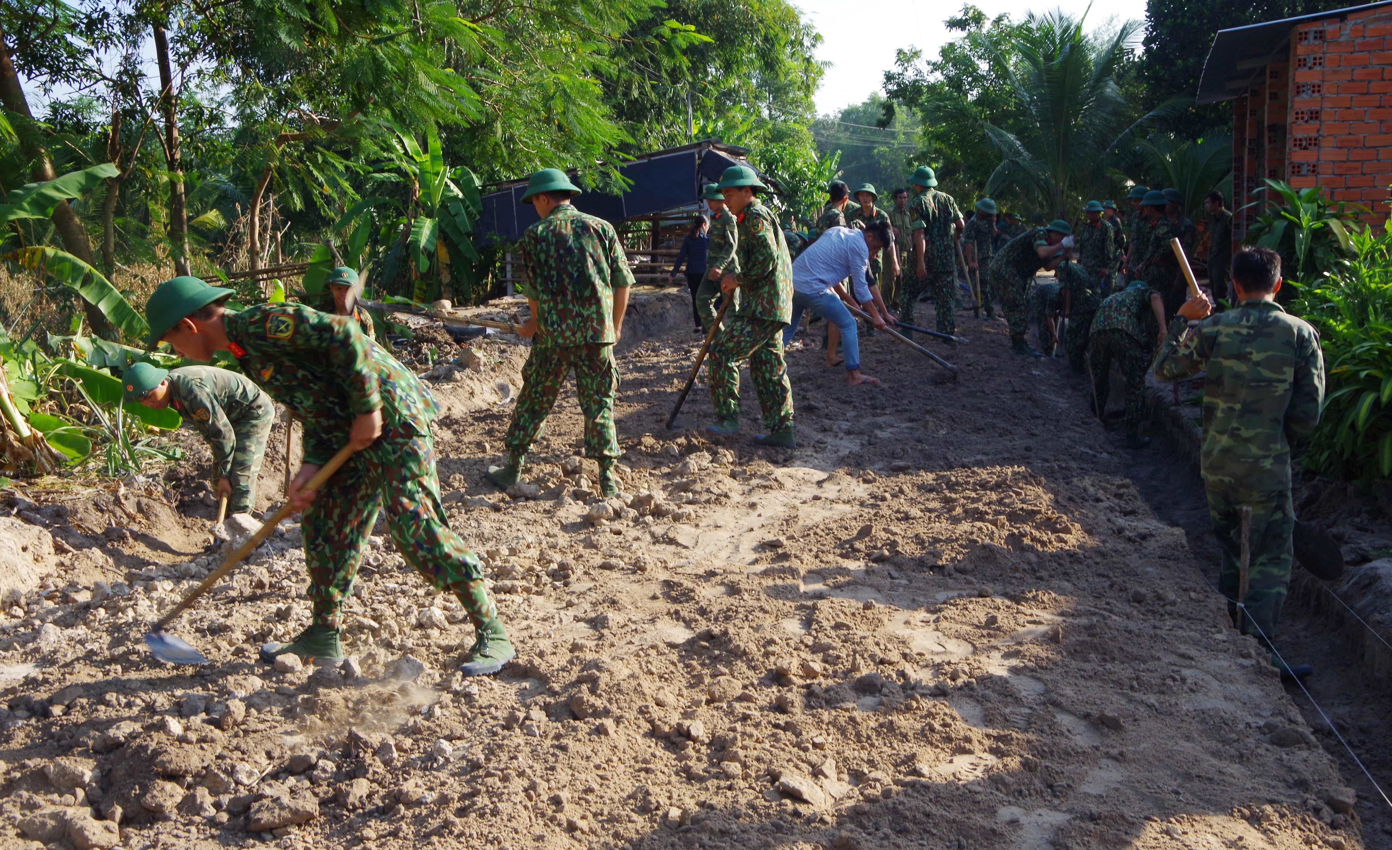  Phối hợp xây dựng thế trận lòng dân vững chắc
