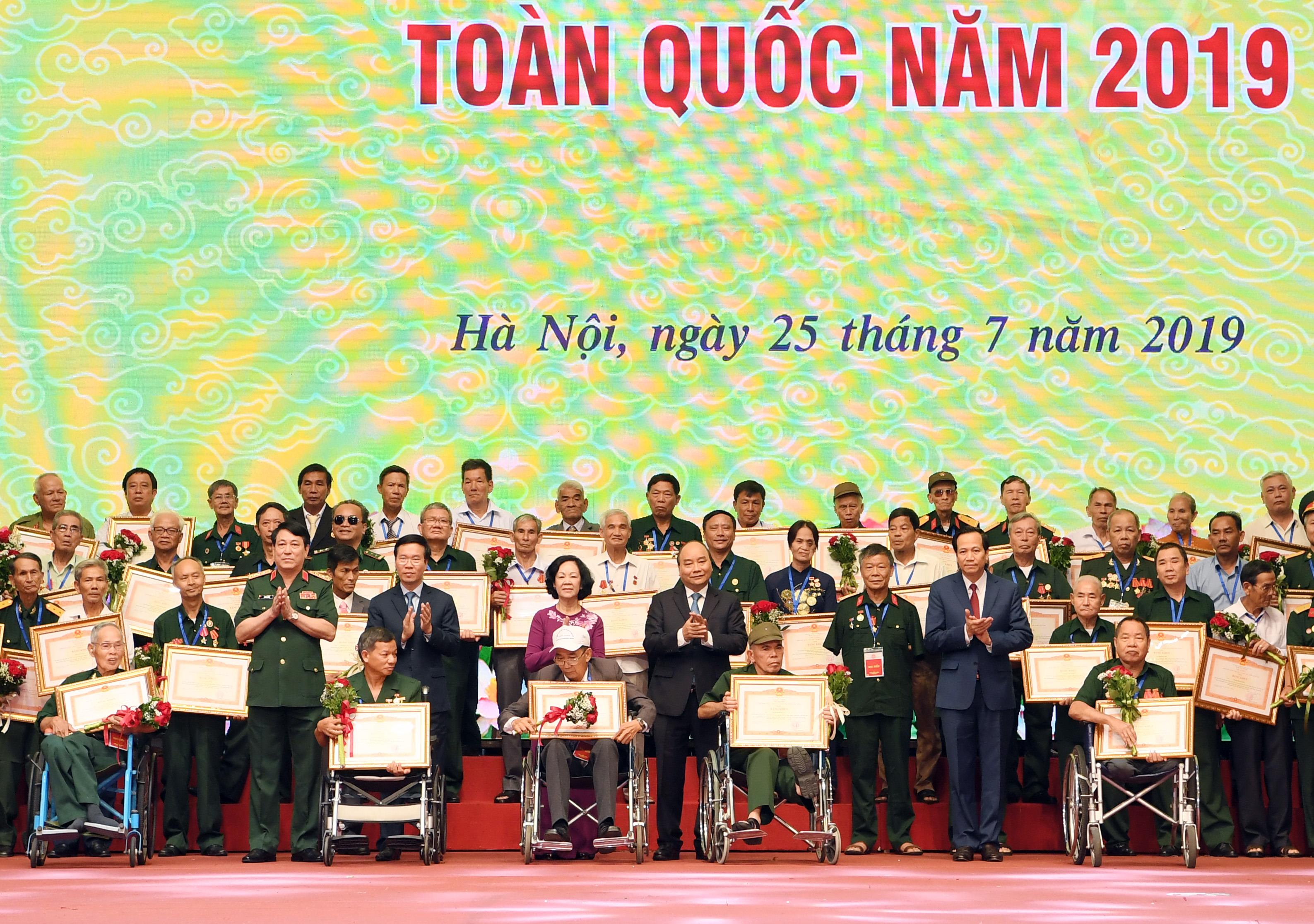 Sáng mãi đạo lý 