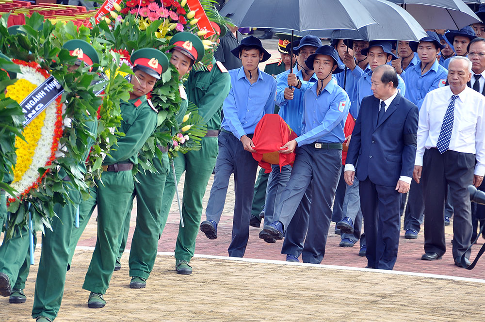 Đồng Tháp tổ chức Lễ truy điệu và an táng 99 hài cốt liệt sĩ quân tình nguyện Việt Nam