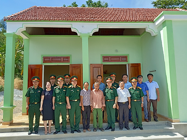 Học viện Quân y bàn giao Nhà tình nghĩa, Nhà đại đoàn kết tặng gia đình chính sách