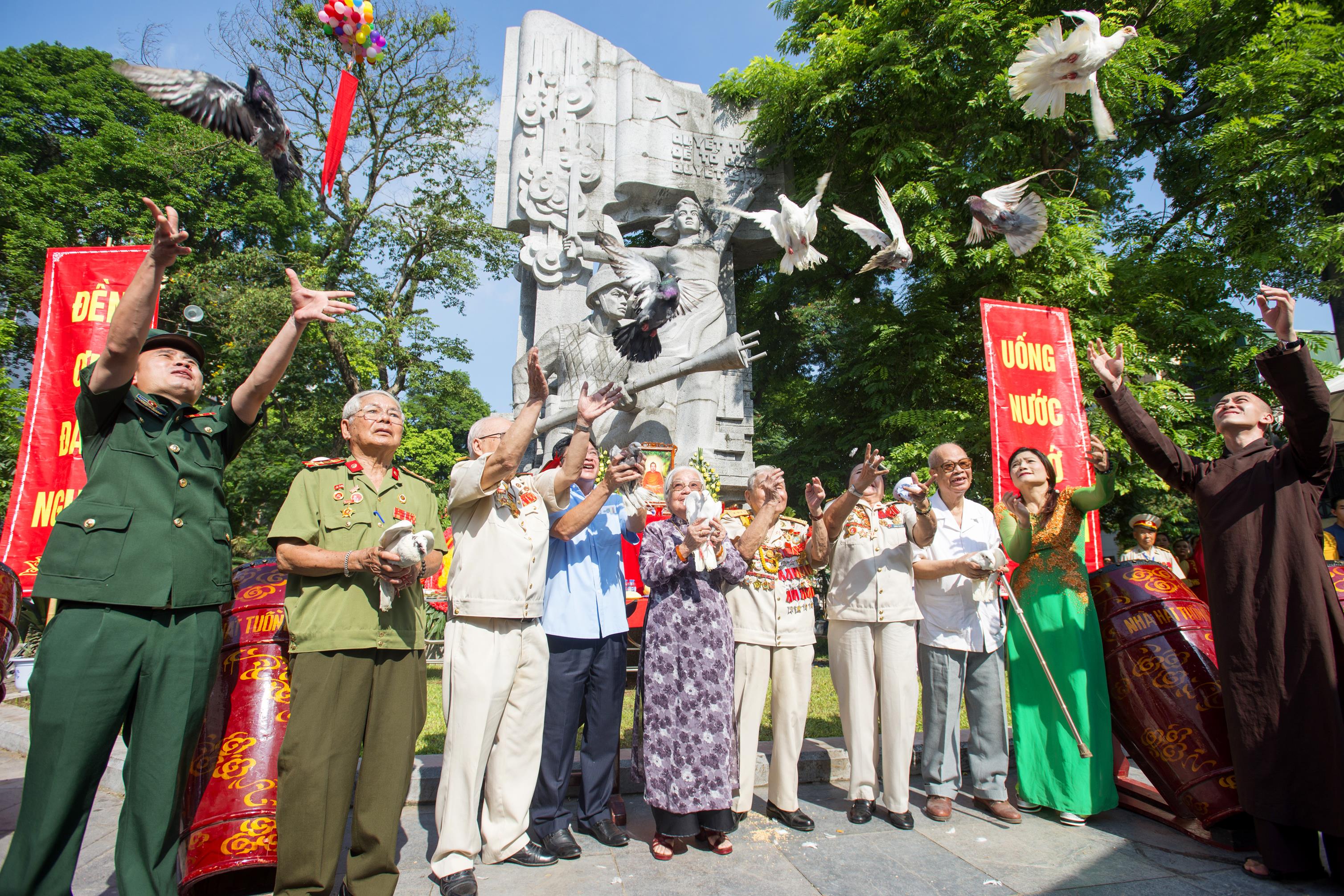 Ký ức và khát vọng tri ân