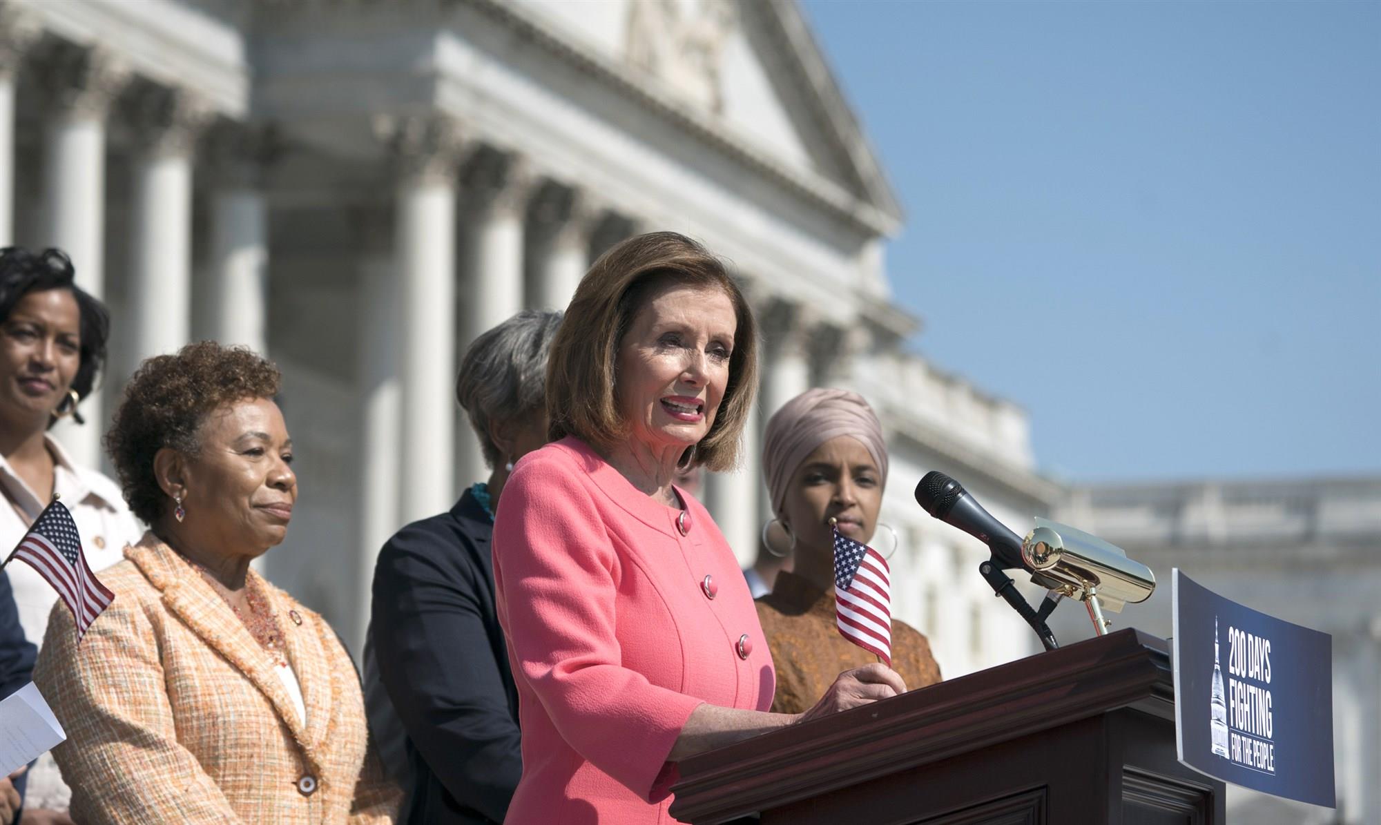 Hạ viện Mỹ thông qua dự luật ngân sách 1.300 tỷ USD