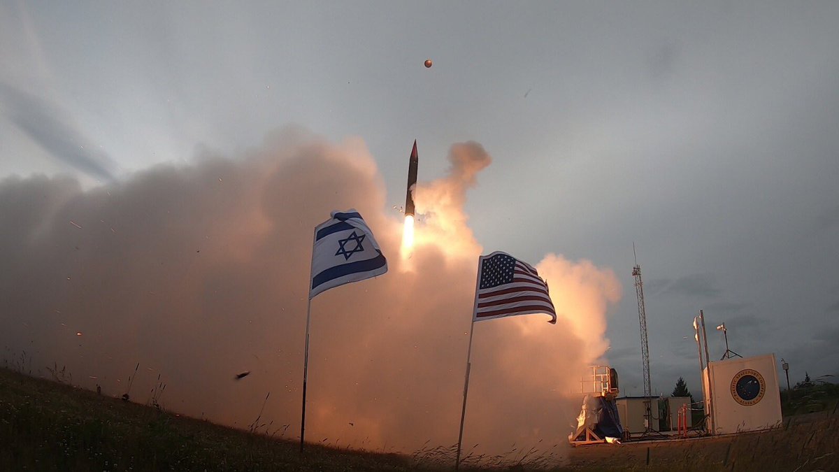 Israel phóng thử thành công lá chắn tên lửa Arrow-3 trên đất Mỹ