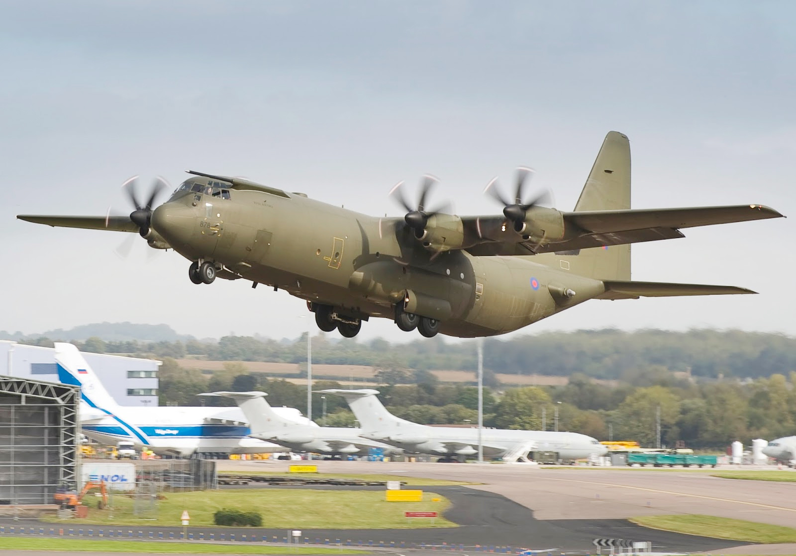 Máy bay vận tải C-130 của Anh sẽ phục vụ tới năm 2035

