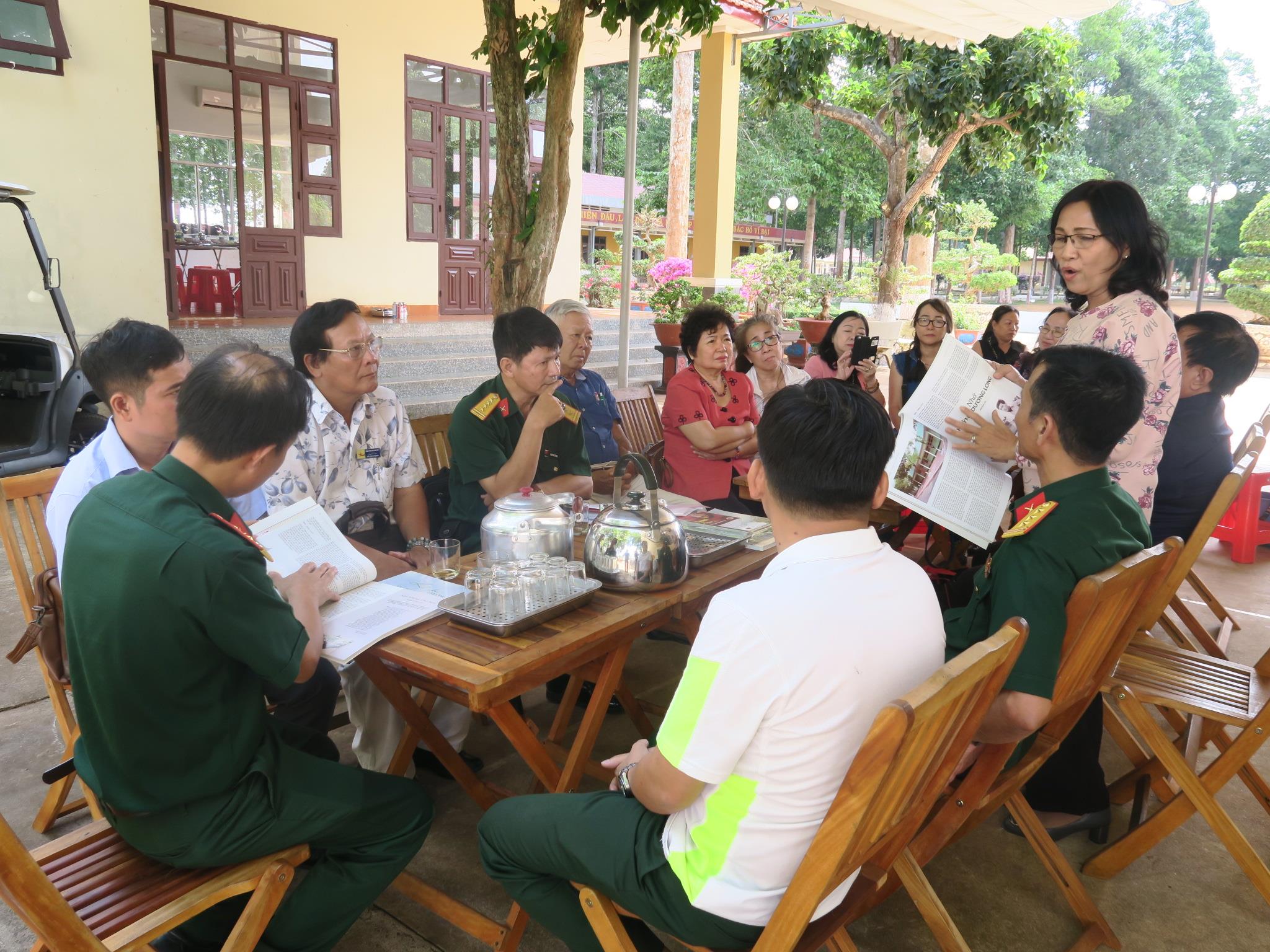 Gương sáng một thời “gác bút nghiên ra trận”