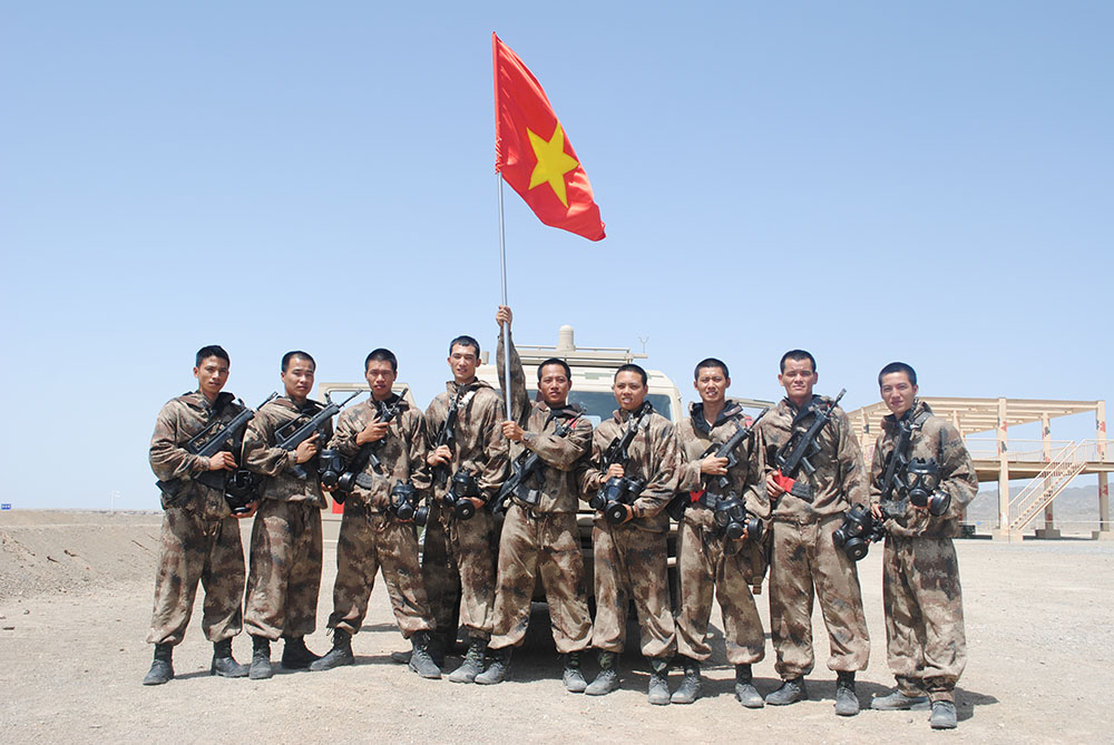 Tinh thần thi đấu quả cảm của Đội tuyển Hóa học QĐND Việt Nam trên “chảo lửa” Korla