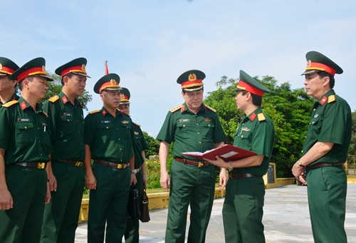 Đại tướng Lương Cường, thăm, kiểm tra một số đơn vị thuộc Tổng cục Chính trị tại Hòa Lạc