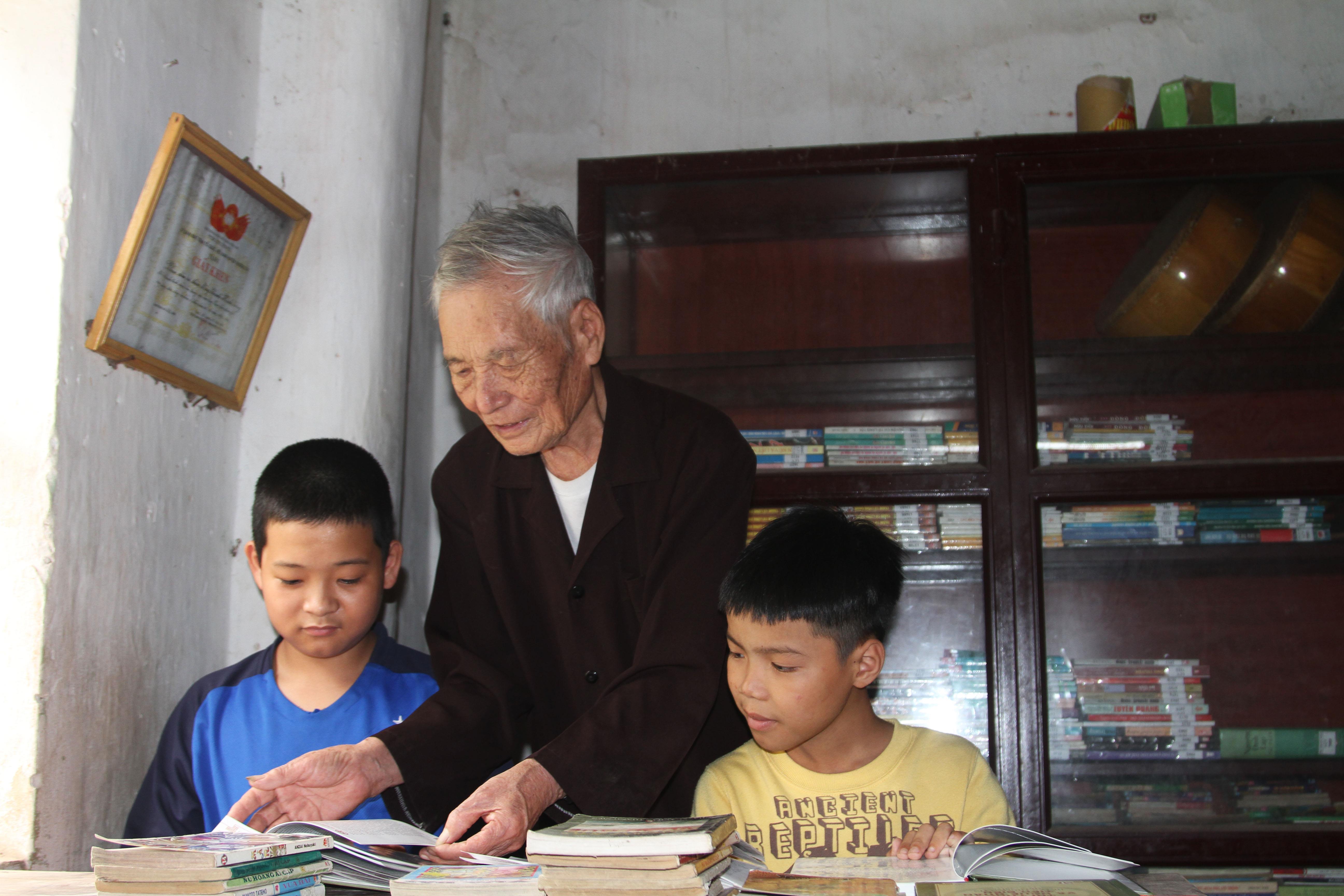   Người “giữ lửa” phong trào đọc sách nơi làng quê

