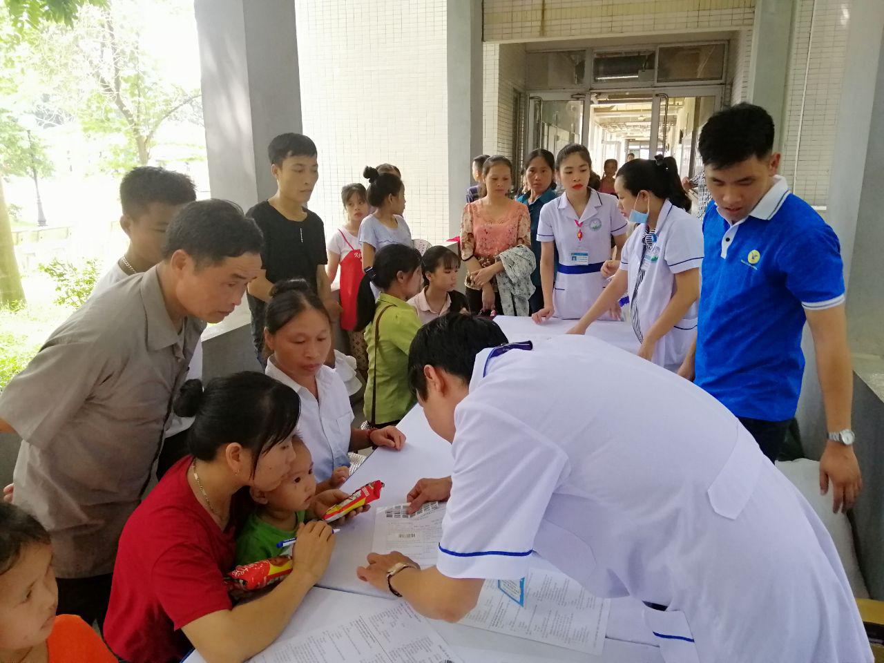 Bệnh viện Đa khoa MEDLATEC khám, sàng lọc miễn phí bệnh Thalassemia cho 2.000 người dân tỉnh Hòa Bình