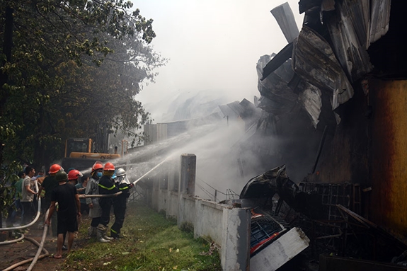 Hà Nội: Cháy lớn tại khu công nghiệp Sài Đồng