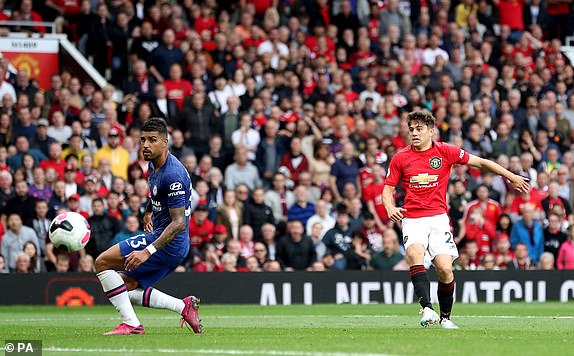 Man Utd đại thắng 4-0 trước Chelsea