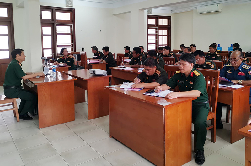 Tập huấn nghiệp vụ công tác tuyên huấn cho cán bộ Quân đội nhân dân Lào

