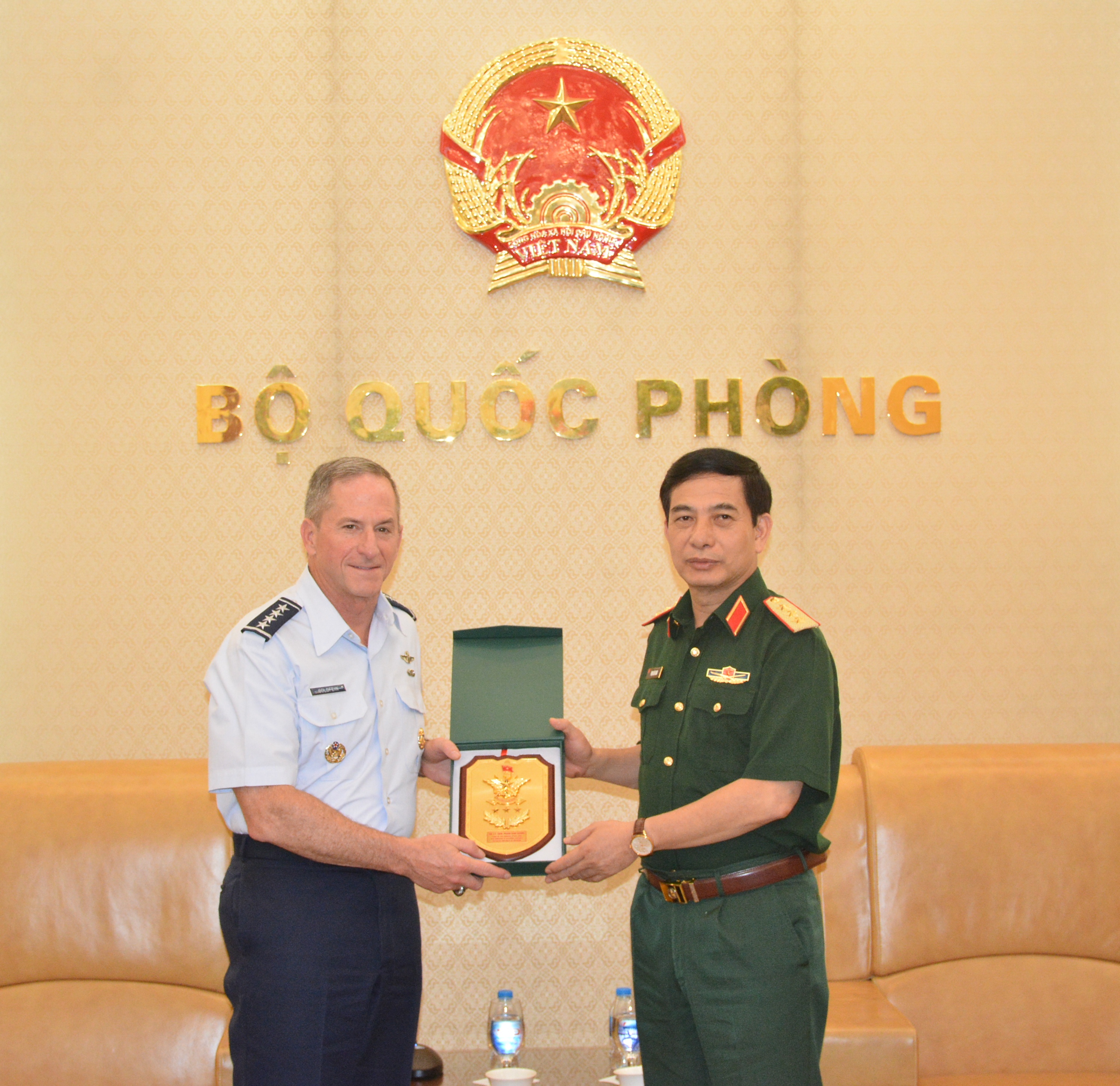 Thượng tướng Phan Văn Giang tiếp Tư lệnh Không quân Hoa Kỳ