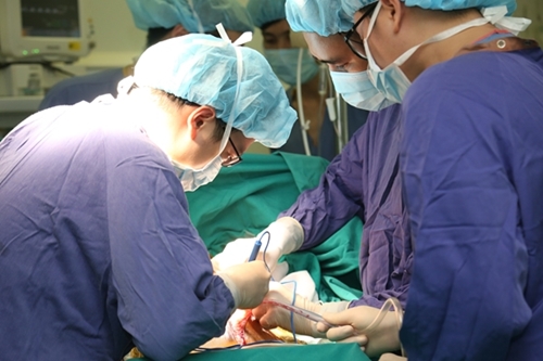 Bệnh viện Hữu nghị Việt Đức lấy và ghép thành công cùng lúc 6 tạng cho 5 bệnh nhân