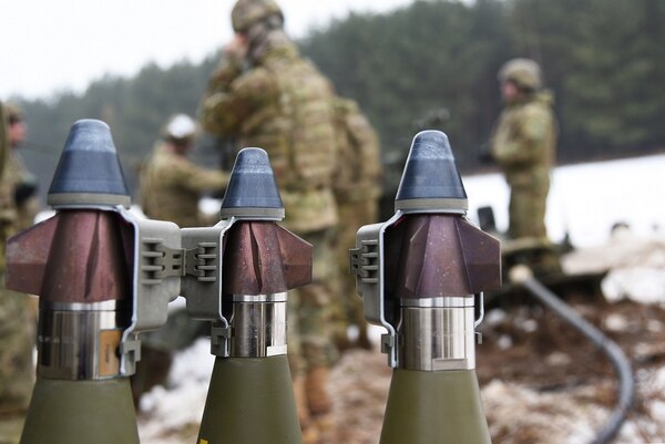 Mỹ phát triển đạn pháo dẫn đường có tích hợp AI

