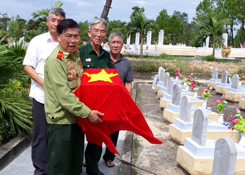 Điểm tựa cho những gia đình liệt sĩ

