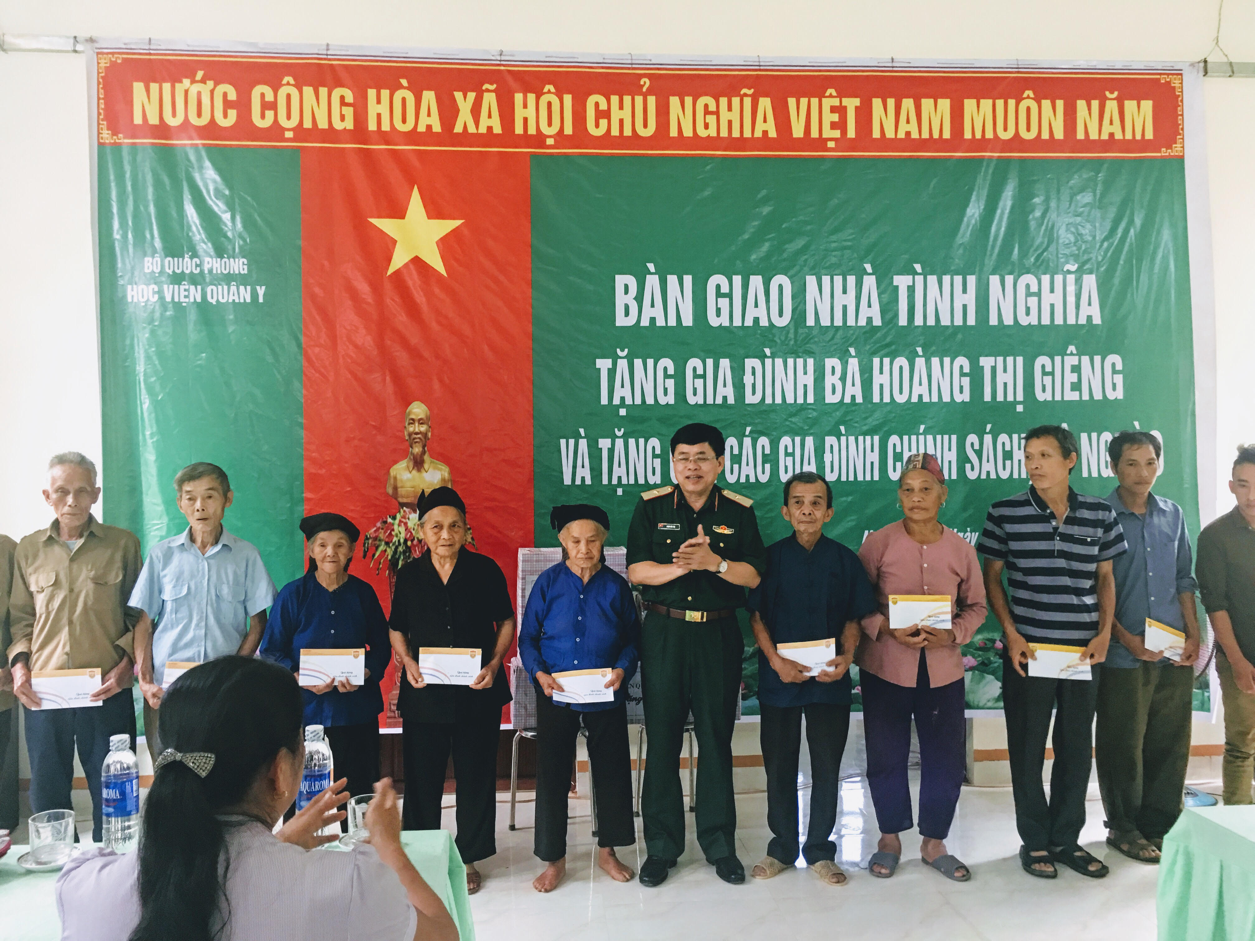 Học viện Quân y bàn giao Nhà tình nghĩa, Nhà đại đoàn kết tặng gia đình chính sách tại Cao Bằng